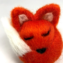 Load image into Gallery viewer, Baby Fox Needle Felting Kit