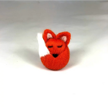 Load image into Gallery viewer, Baby Fox Needle Felting Kit