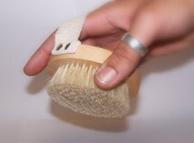 Load image into Gallery viewer, Hand Grip Serious Body Scrub Brush
