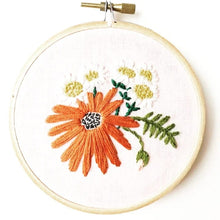 Load image into Gallery viewer, Retro Daisies Modern Embroidery Kit
