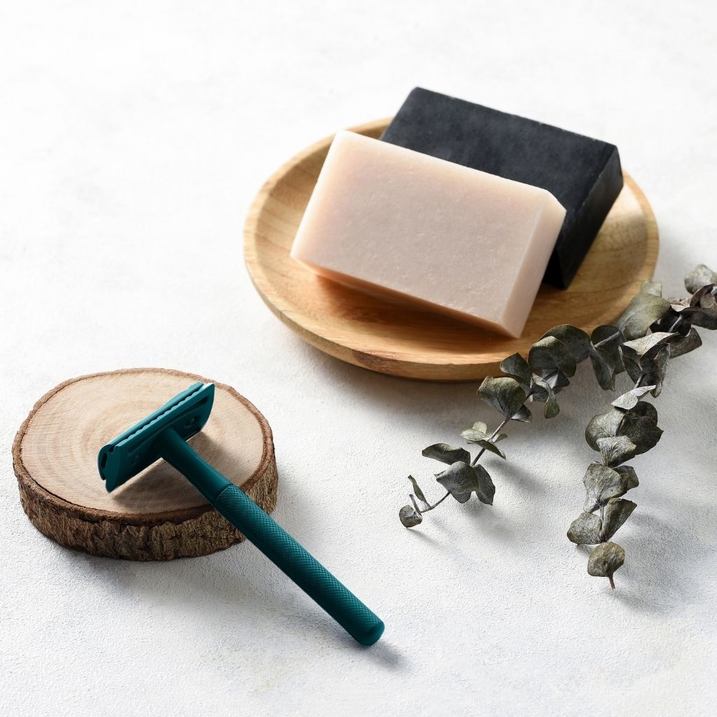 Shaving Soap Bar | Plastic-free Solid Natural Shaving Soaps (100g) - Charcoal and Black Pepper